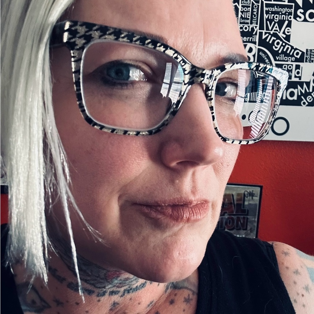 Meet your Posher, Amy